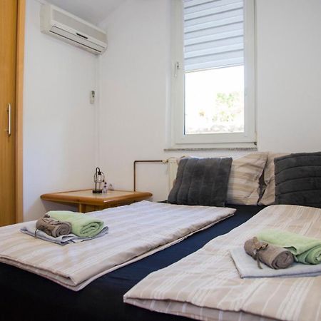 Apartman Puente Viejo מוסטר מראה חיצוני תמונה