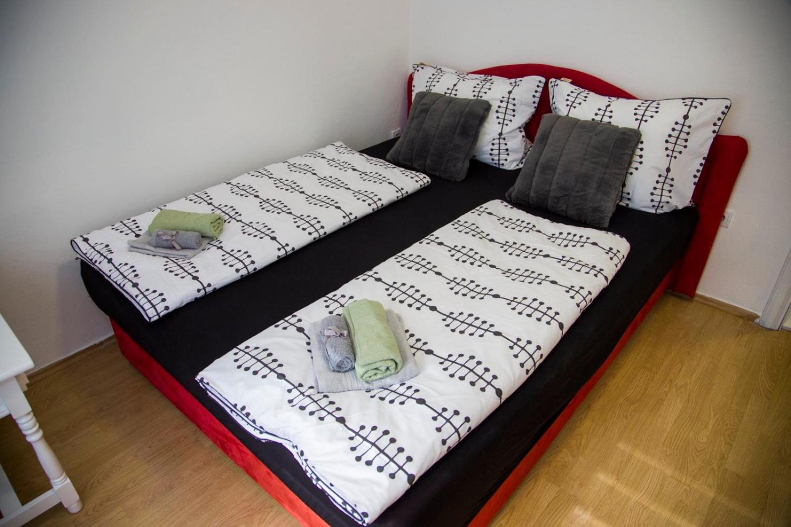 Apartman Puente Viejo מוסטר מראה חיצוני תמונה