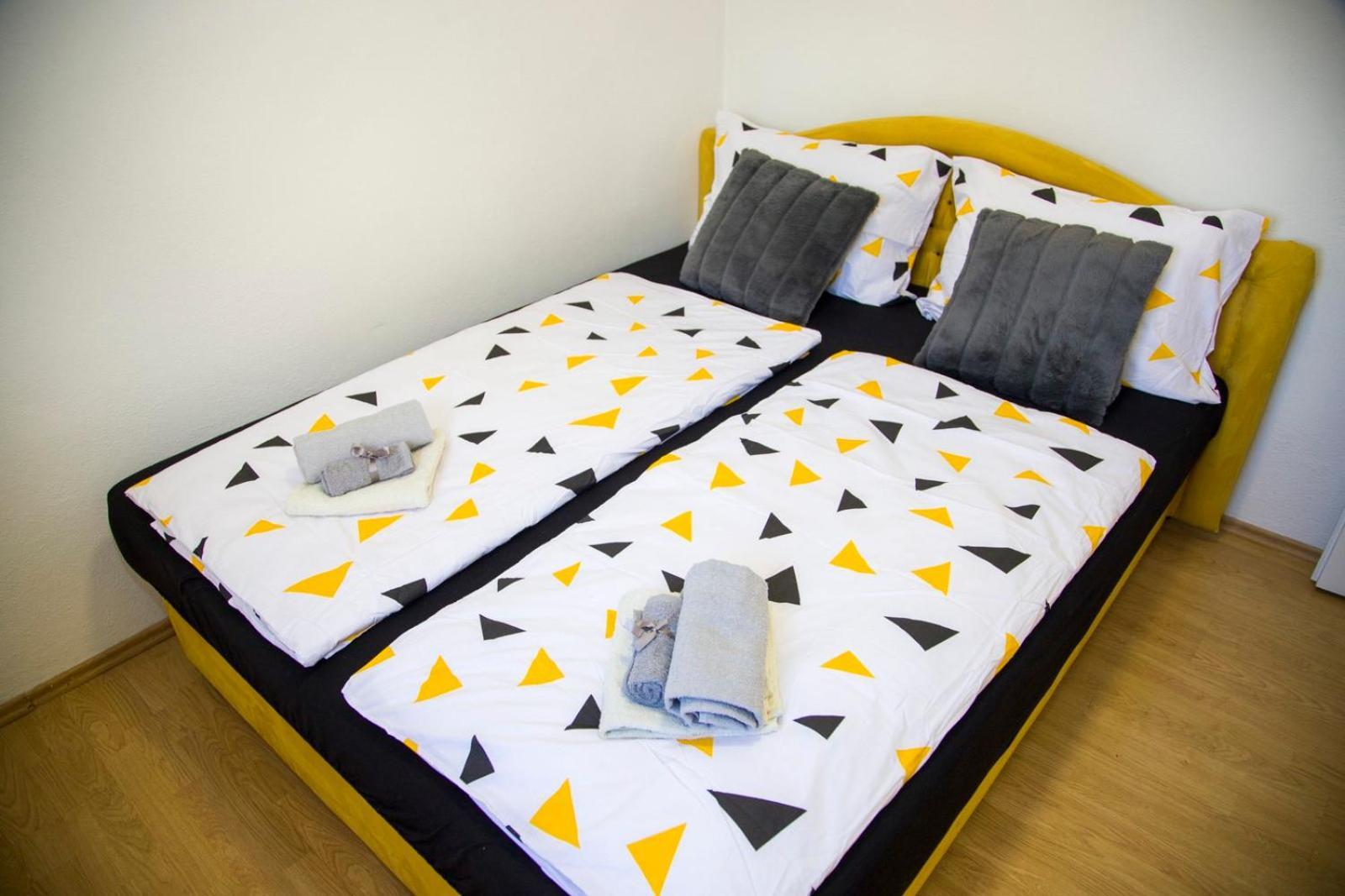 Apartman Puente Viejo מוסטר מראה חיצוני תמונה