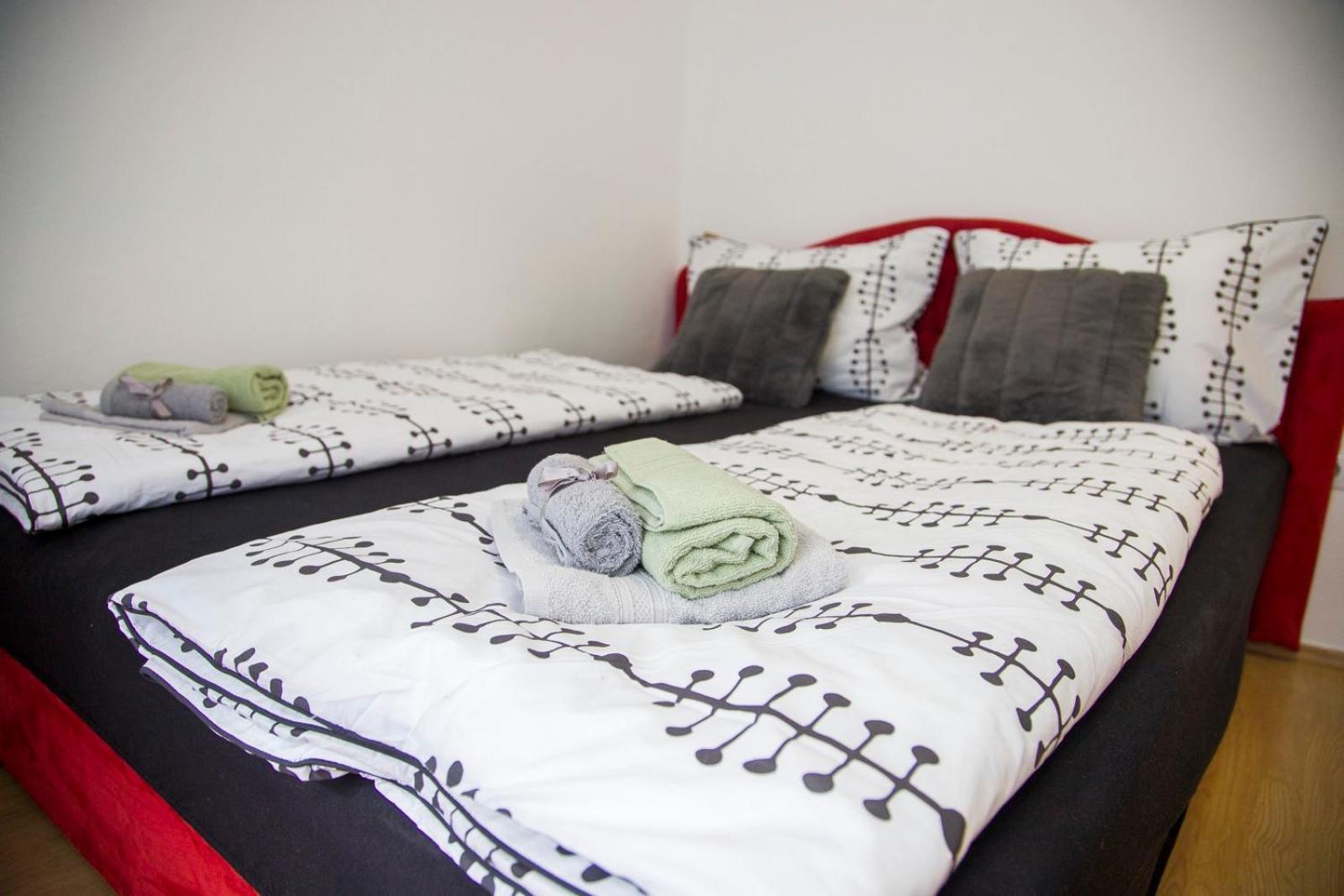 Apartman Puente Viejo מוסטר מראה חיצוני תמונה